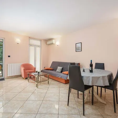 Ivanka Apartamento